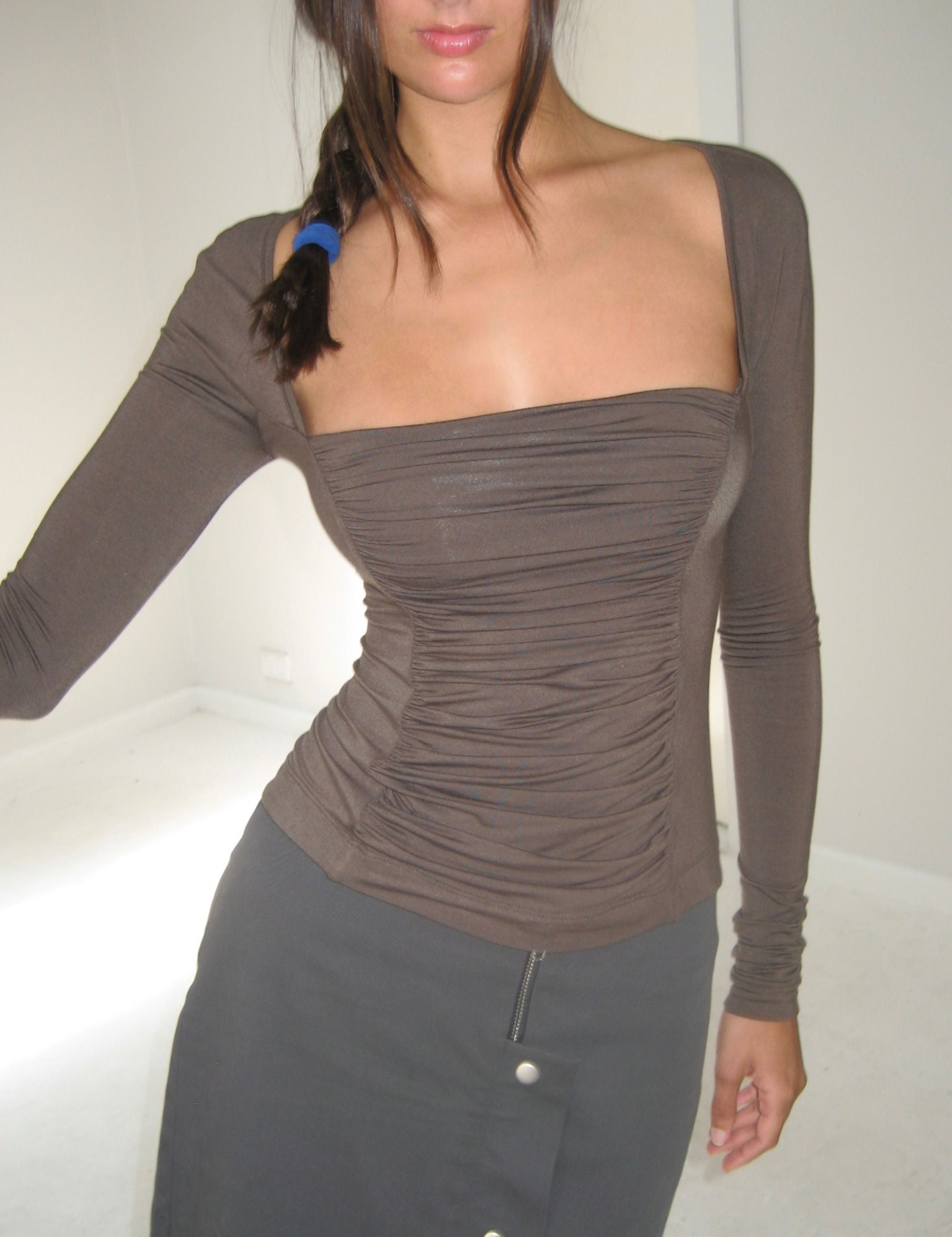 RUCHED LONG SLEEVE